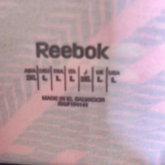 Reebok long sleeves Large workout top with thumb holes - Picture 4 of 4